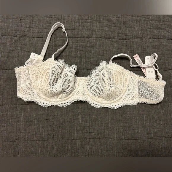 Victoria’s Secret bra - Picture 4 of 9